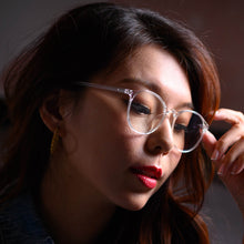 Load image into Gallery viewer, Crystal White